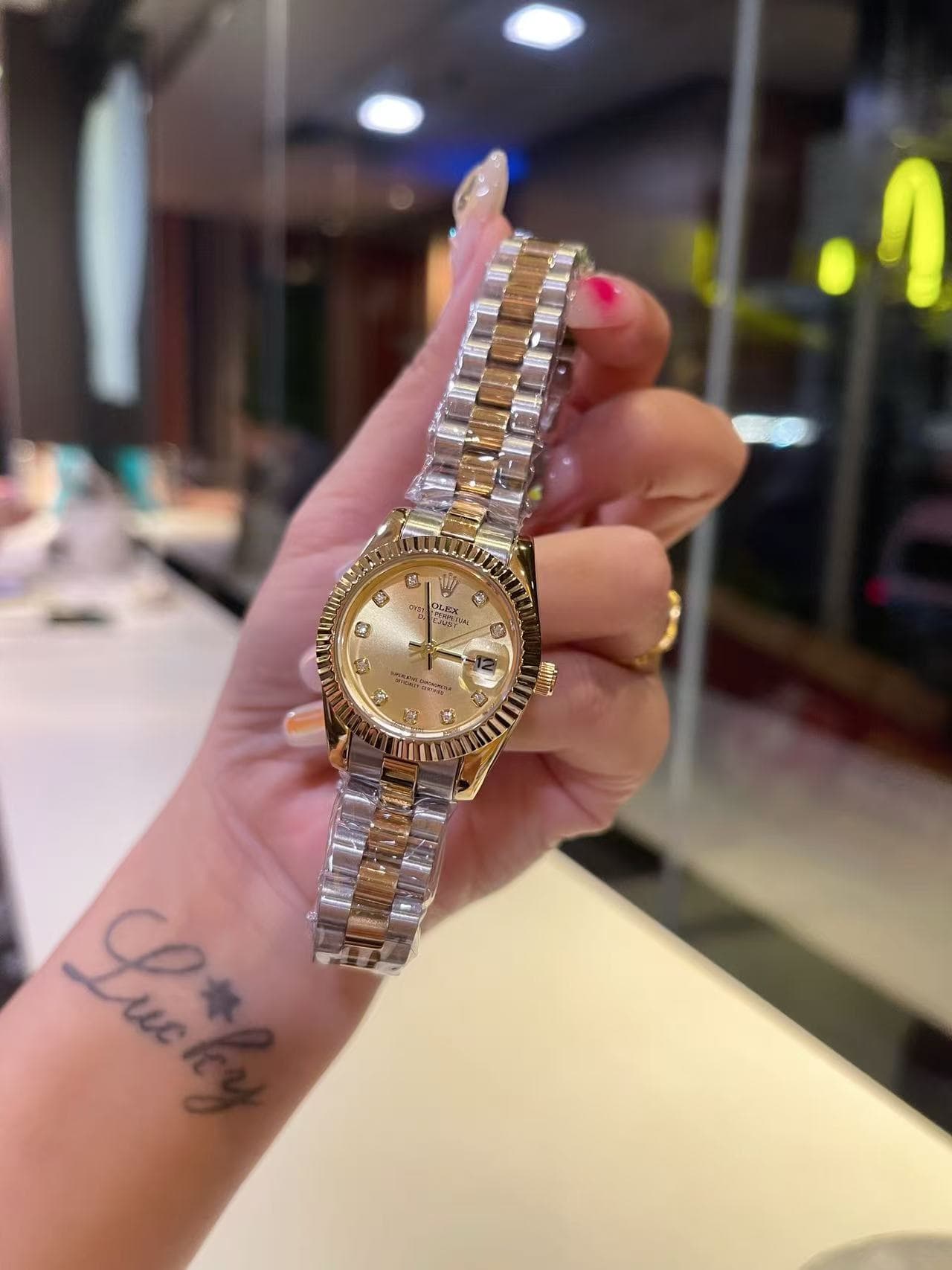 Montre femme 28 mm, édition limitée, verre saphir AAA, style noble et élégant, bracelet en acier massif 316, quartz, cadeau d'anniversaire.