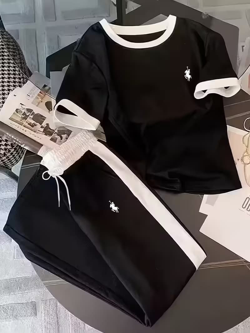 Ensemble deux pièces imprimé à manches courtes pour femme - Tenue élégante et décontractée - 1