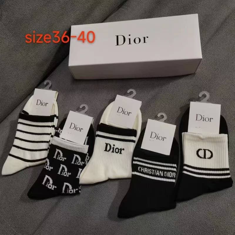 Conception originale en Europe et aux États-Unis Chaussettes à vendre à chaud Chaussettes mi-tubes pour hommes et femmes Chaussettes en coton d'au