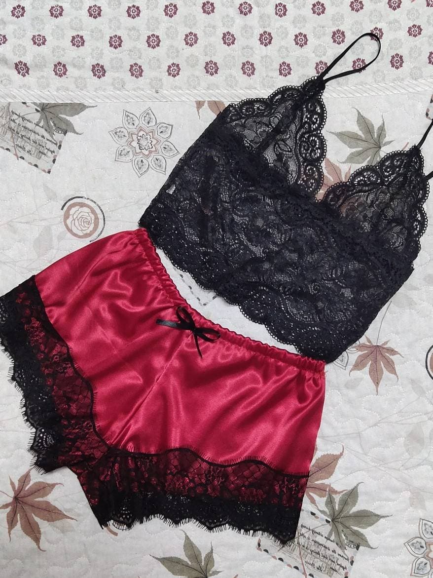 Vêtements pour femmes pyjamas pyjamas en dentelle sous-vêtements chemise de nuit