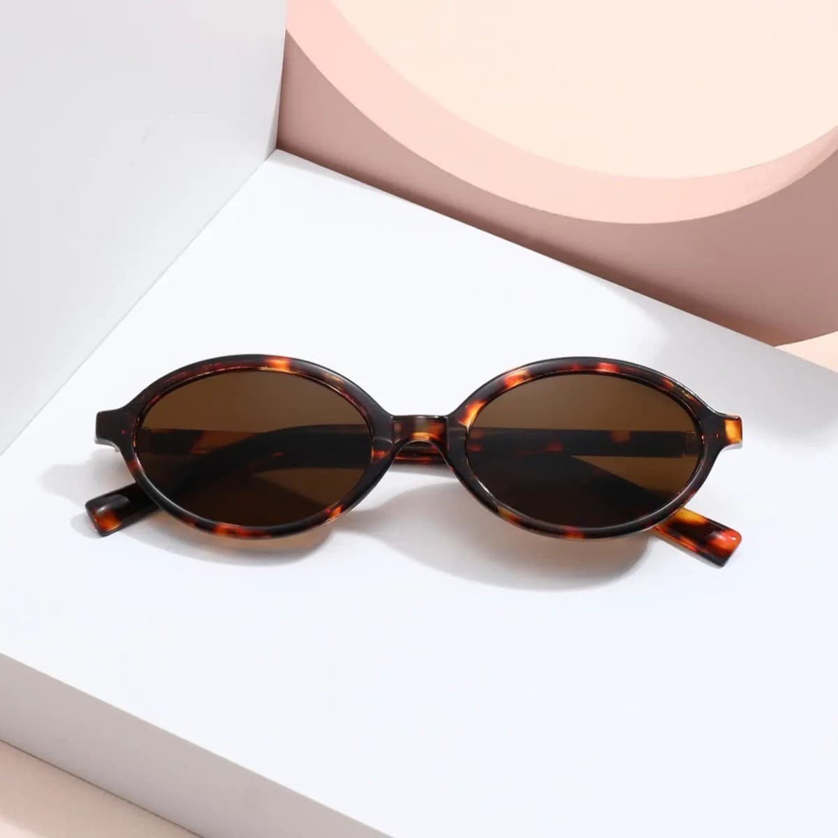 2025 New Fashionable Retro Unisex Adult Oval Eyeglass Frame With Distinctive Temples And Exquisite Metal Decoration 7786