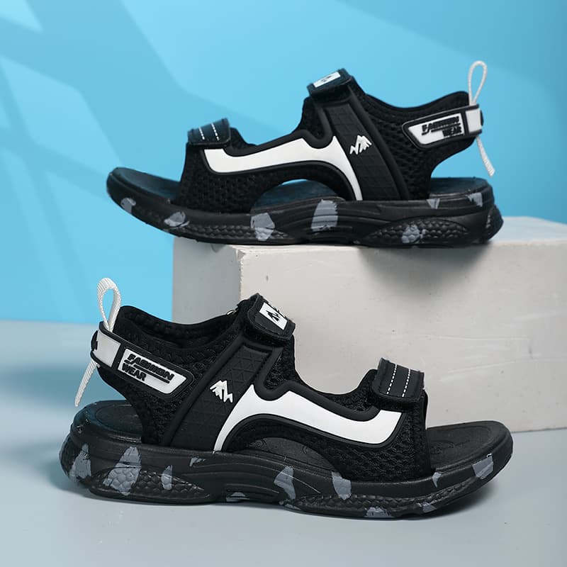 Summer Children's Sandals Soft Sole Non-Slip Beach Shoes For Medium And Large Kids New Style