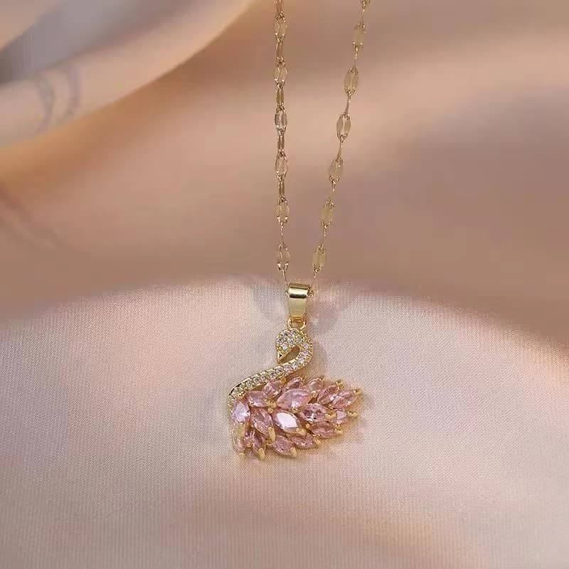 New Exquisite Full Crystal Pink Swan Pendant Necklace For Women Luxury Gold Color Stainless Steel Collar Korea Jewelry Colorfast