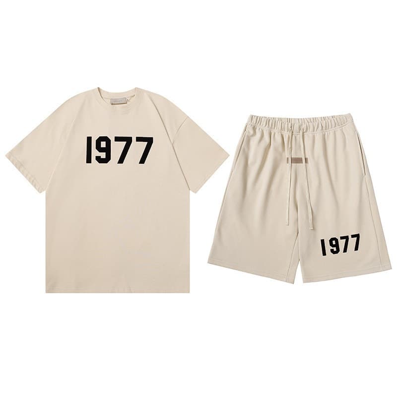 Ensemble de survêtement ESS Essential pour homme, composé d'un t-shirt et d'un short à lettres floquées, style américain (1977).