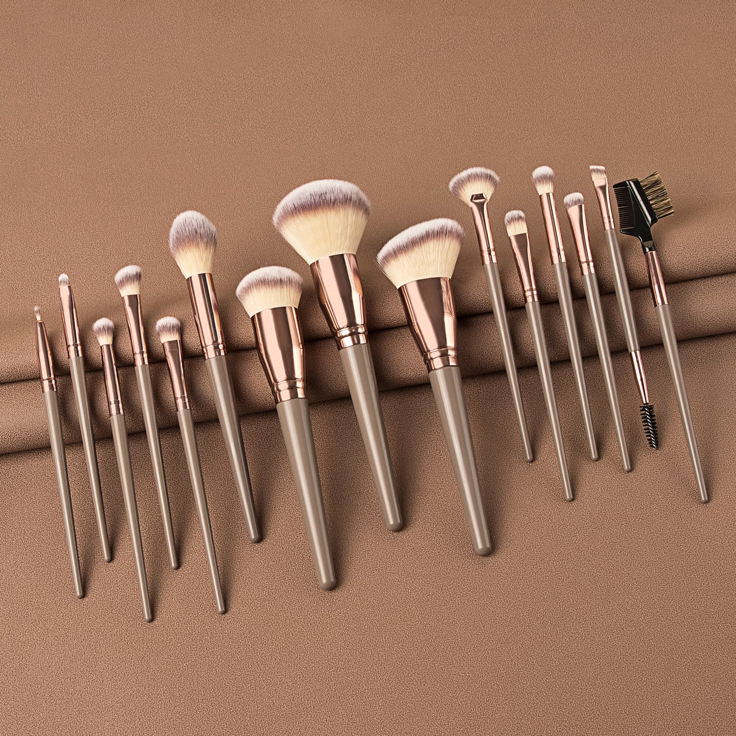 supply 7 pieces, 10 pieces, 15 pieces giant makeup brush set, foundation brush, eye shadow brush, beauty tool set