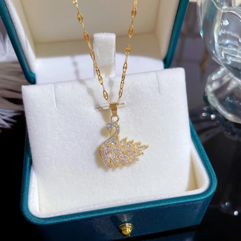 Original Fashion Full Crystal Cartoon Swan Pendant Necklace For Women Charm Gold Color Stainless Steel Zircon Chokers