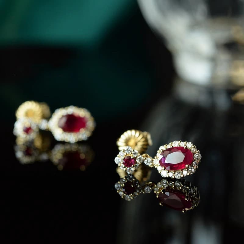 Designer Style Medieval Earrings Light Luxury Ruby Earrings Women's Retro Palace Style Exquisite Red Diamond Earrings
