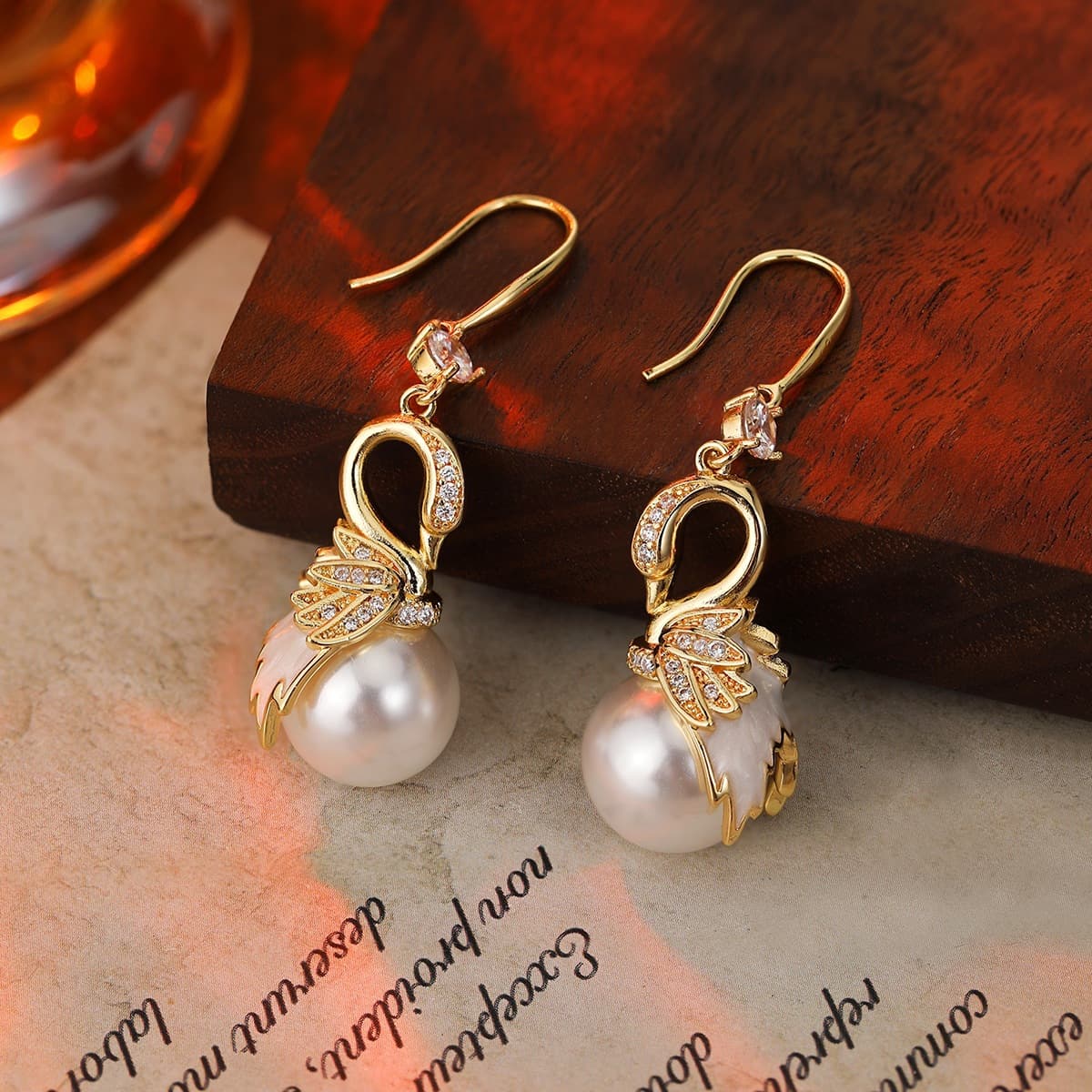High-end Swan Pearl Hooks Elegant French Style Earrings Light Luxury Versatile Ear Jewelry For Women