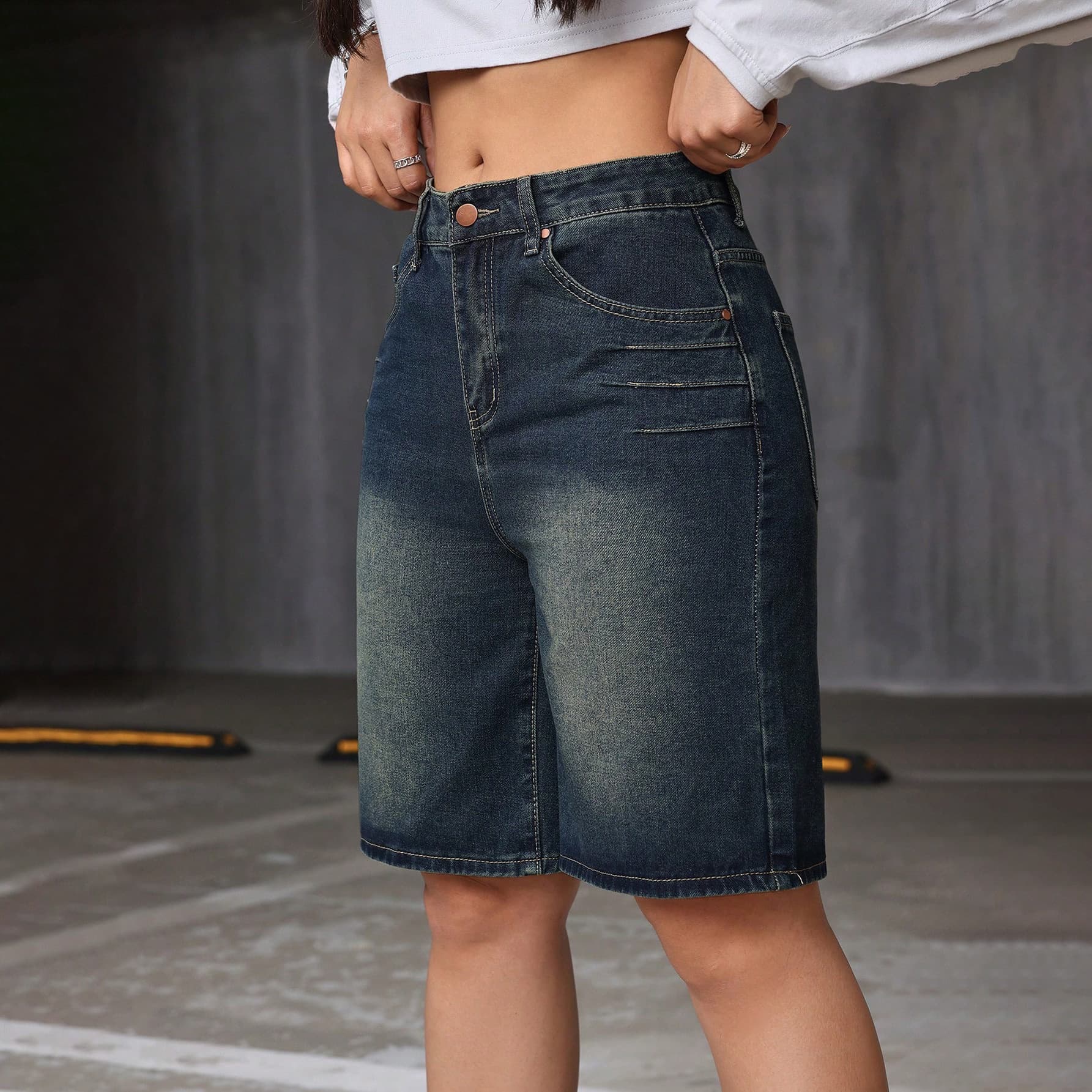 Women's Vintage Washed Denim Shorts – Relaxed Fit Mid-Thigh Length | Euro/US Sizing (XS-XXL) | Light Blue Casual Style