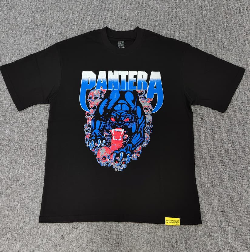 C'EST UNE QUANTITÉ ÉNORME DE SIROP CONTRE LA TOUX. C'est une marque tendance transfrontalière établie de longue date pour les t-shirts à manches