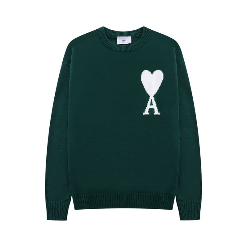 Version correcte du pull tricoté à col rond en laine avec broderie jacquard Big Heart de la marque Amy Chao pour couple automne et hiver