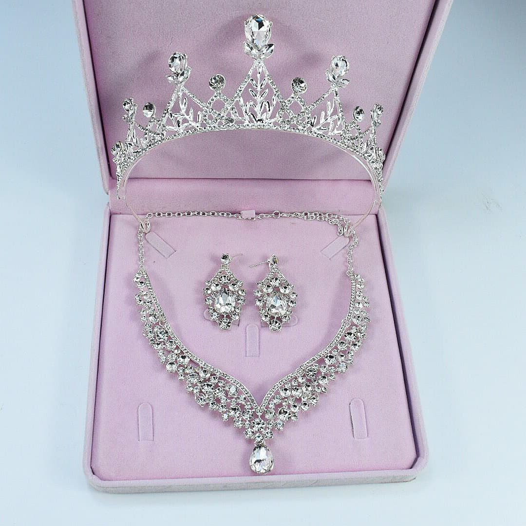 New bridal necklace three-piece set alloy diamond luxury crystal crown internet celebrity princess birthday crown head jewelry