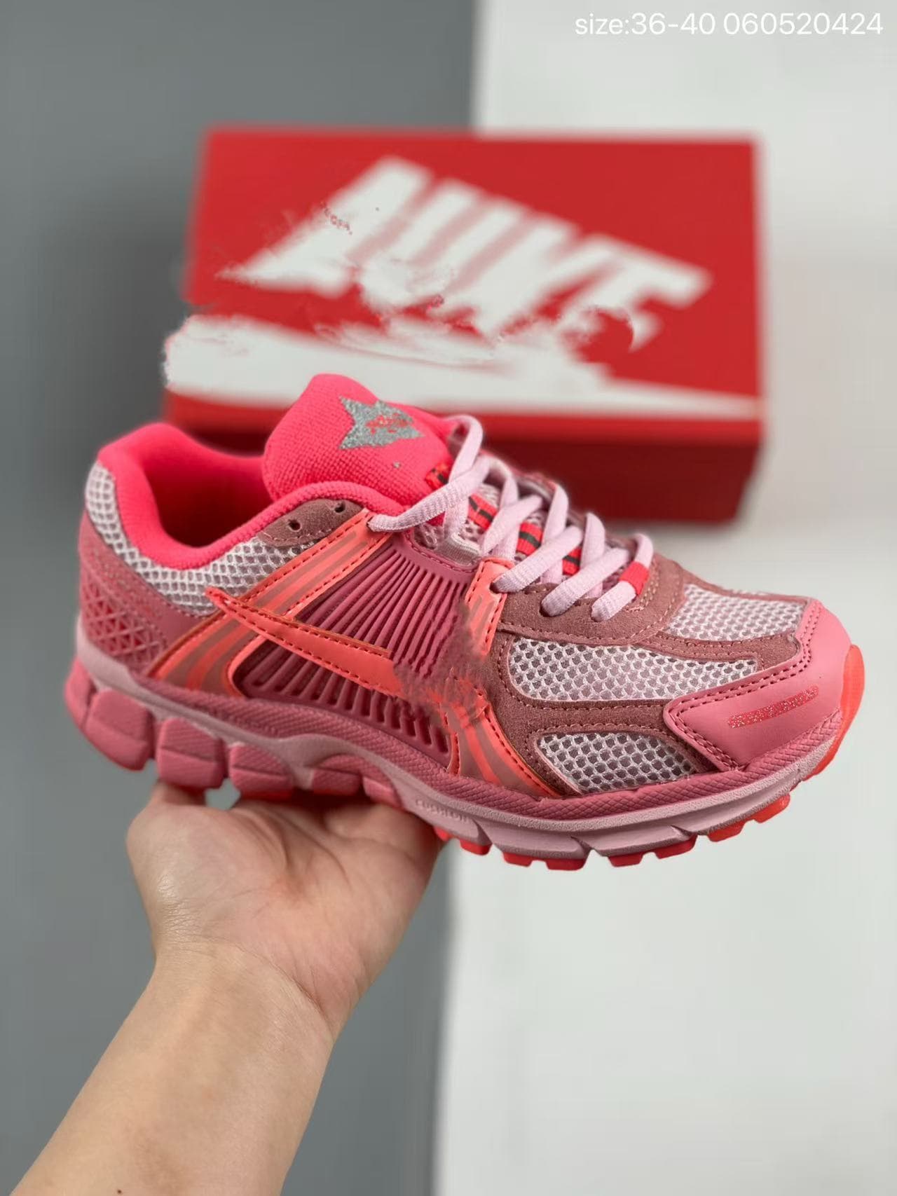 2026 ZoomVomero 5 Baskets tendance en maille douce et confortable pour hommes et femmes, idéales pour les déplacements quotidiens.