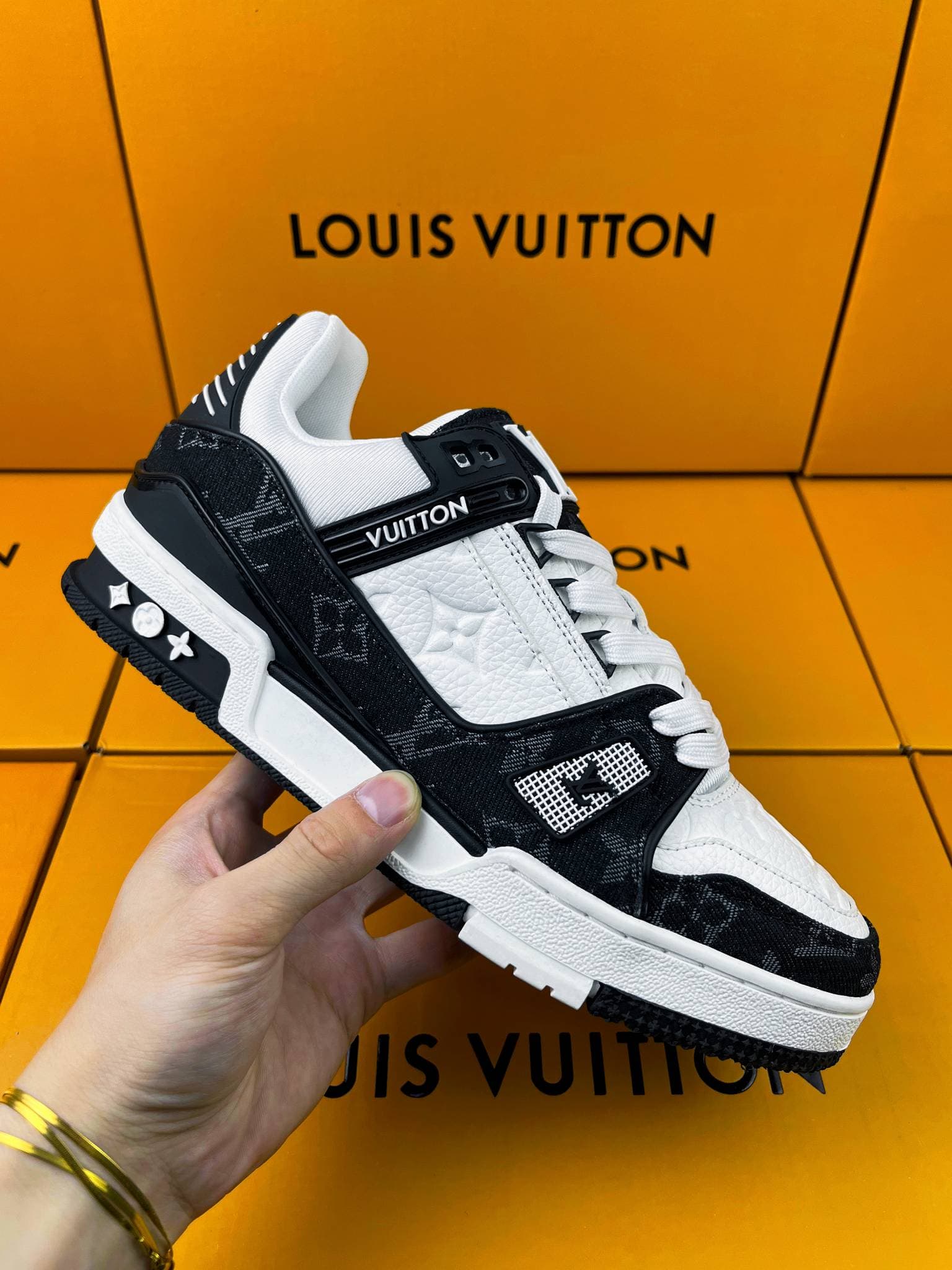 Chaussures de sport basses en cuir respirant patchwork, semelle souple et légère, style tendance et polyvalent, pour couples.