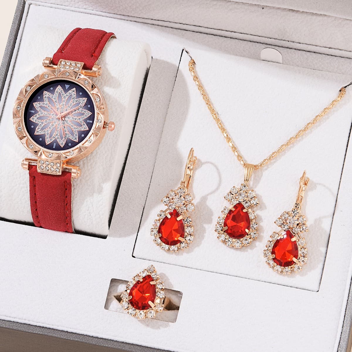 Luxury Fashionable and Versatile, Grand Water Diamond Belt, Women's Four piece Set, Box, Quartz Wrist Watch, No Gift Box