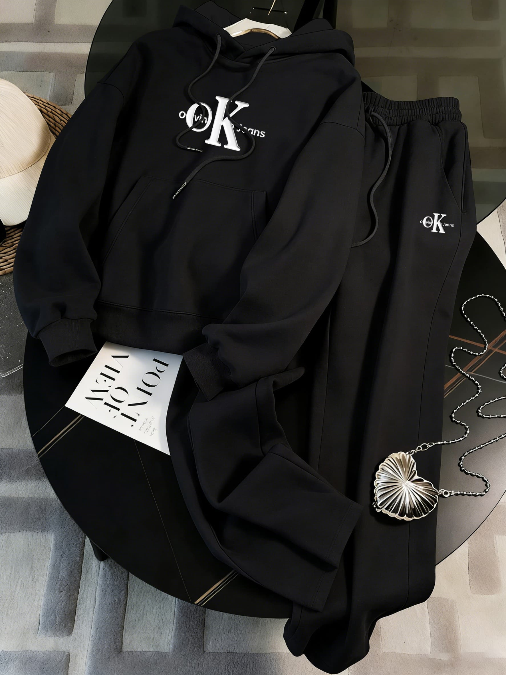 Ensemble de survêtement gris premium unisexe - Sweat à capuche oversize en polaire et pantalon de jogging imprimé pour un confort optimal - 11