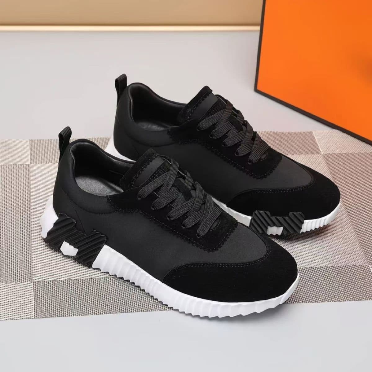 Version cuir de vache ~ Baskets blanches à blocs de couleurs H pour femmes 2025 Nouveau cuir véritable bout rond à lacets plat décontracté coupl