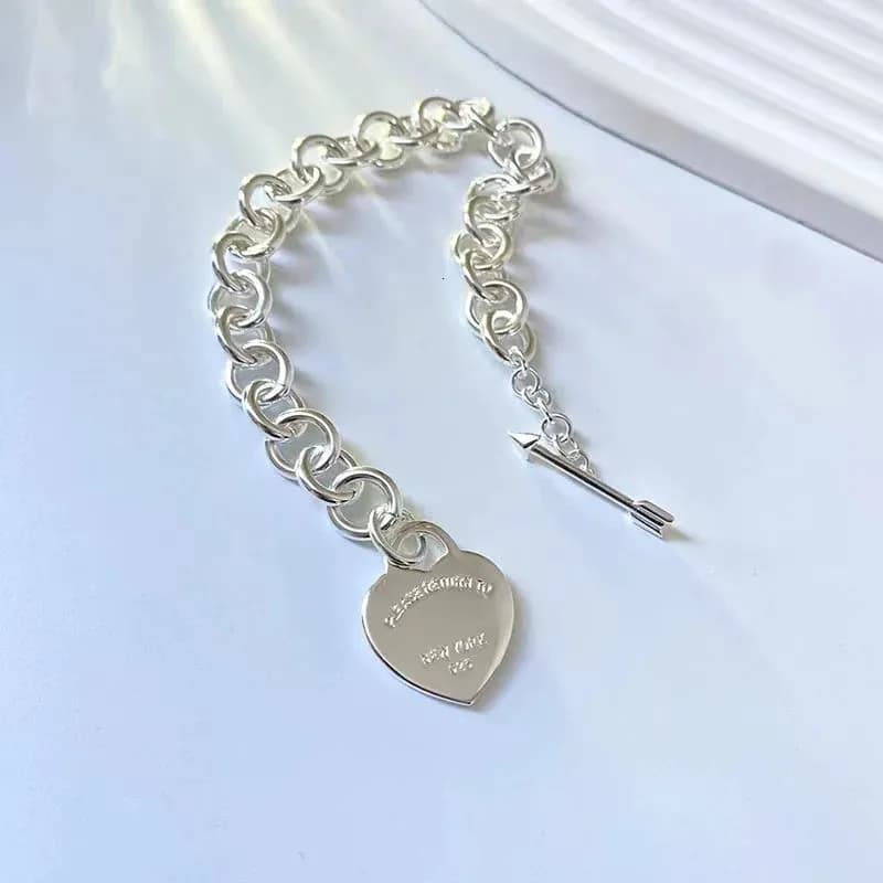 Chain SellingS Sterling Sier Classic HeartShape Exquisite O Bracelet Women Original 1 Jewelry Valentines Gift 231027