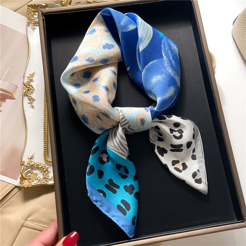 Leopard print pomegranate scarf color block flower silk scarf imitation silk women's square scarf 70x70cm headscarf shawl travel towel
