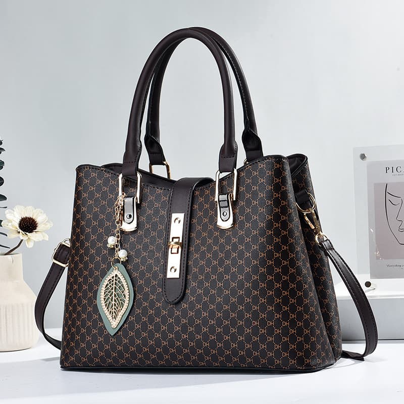 Women's bag handbag fashionable and atmospheric mom bag middle aged large capacity high end messenger bag mother in law bag