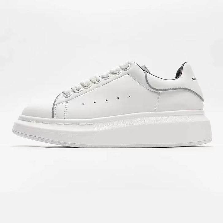 MQueen Petites Chaussures Blanches Version Haute Semelle Épaisse Rehaussée En Velours Noir Queue Plateforme Chaussures Classiques Décontractées T