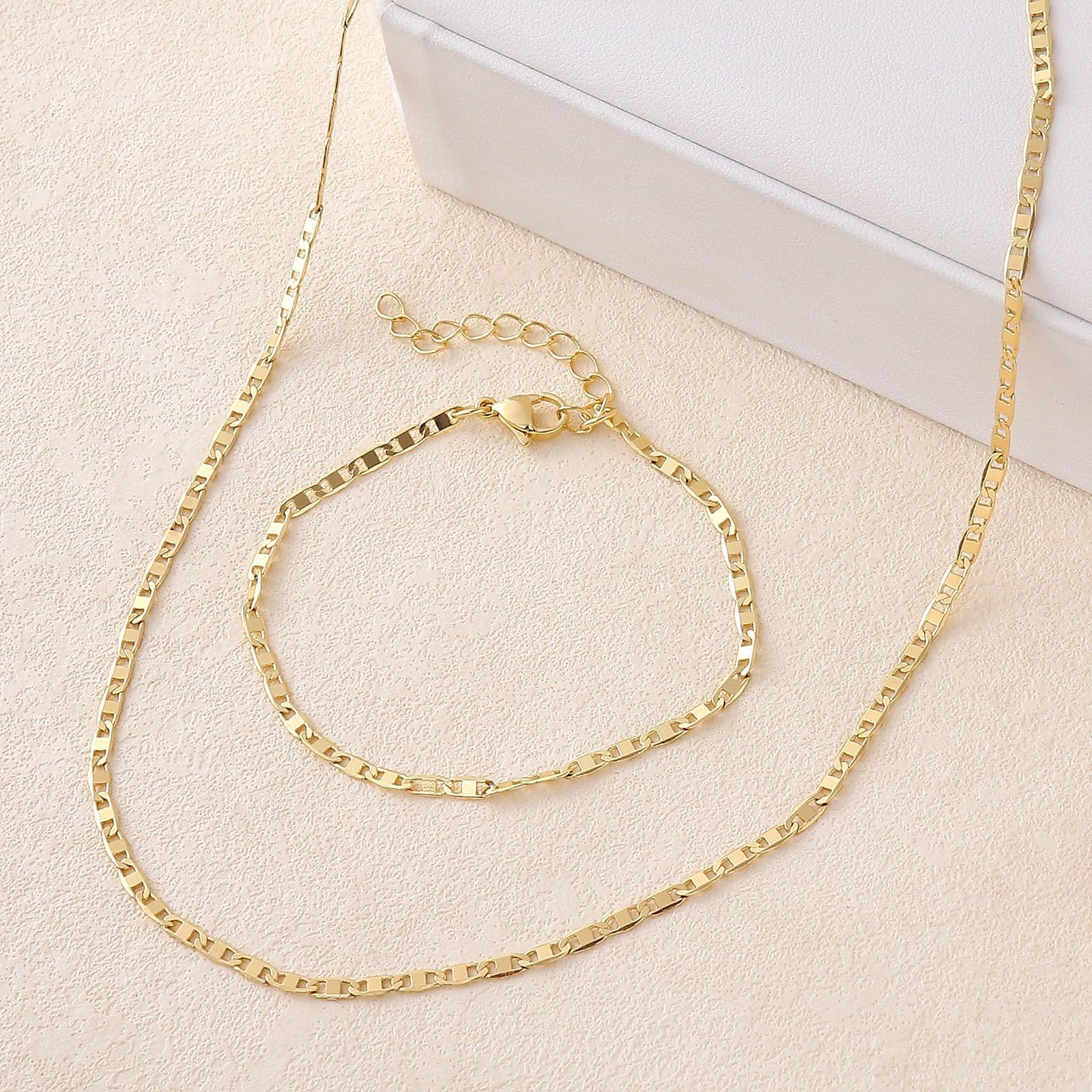 Fashion Naked Chain Necklace Set Gold Clavicle Chain Female Personality Simple Bracelet Pig Nose Chain