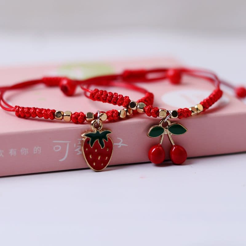 Bracelet tissé en corde rouge pour femme, année du zodiaque, cadeau idéal pour les enfants et les étudiants, idéal pour les fraises et les cerises