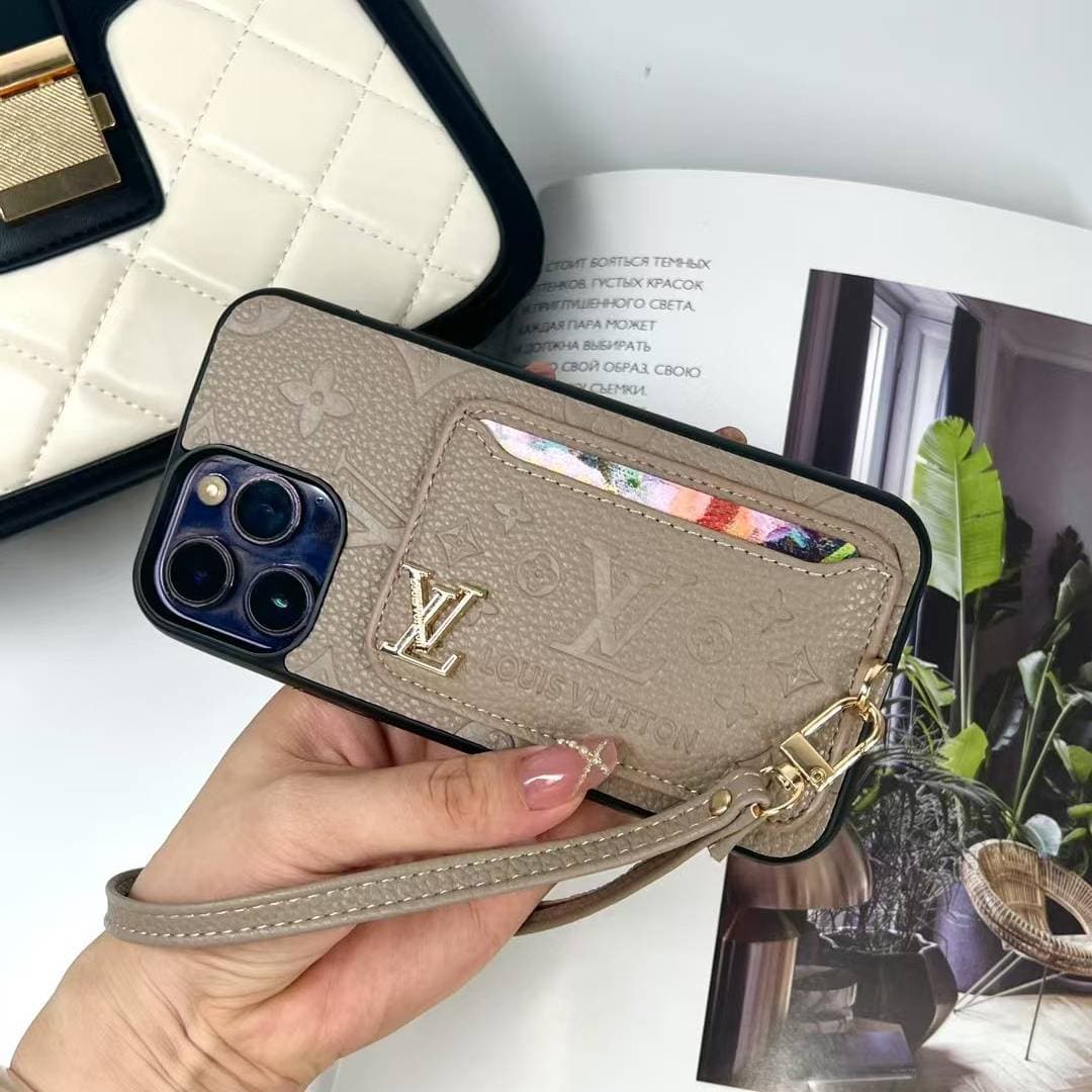 Le nouvel étui en cuir avec dragonne est compatible avec les iPhone 15, Pro, Max, 13, 12 et 14 pouces.