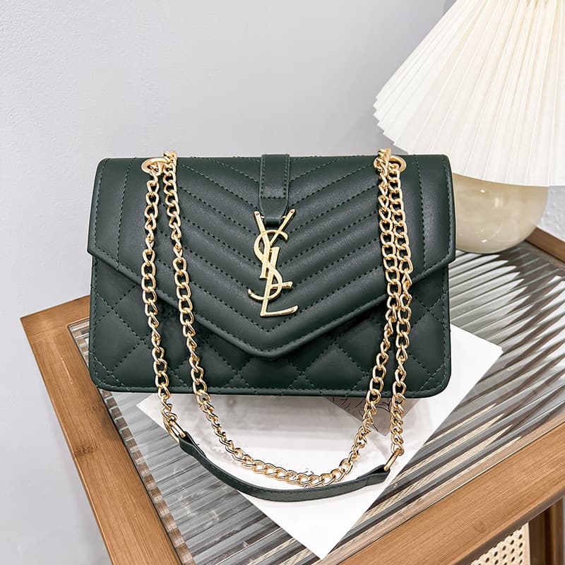 Sac bandoulière tendance et polyvalent French Niche Bag pour femme, collection été 2026. Grande capacité, texture haut de gamme.