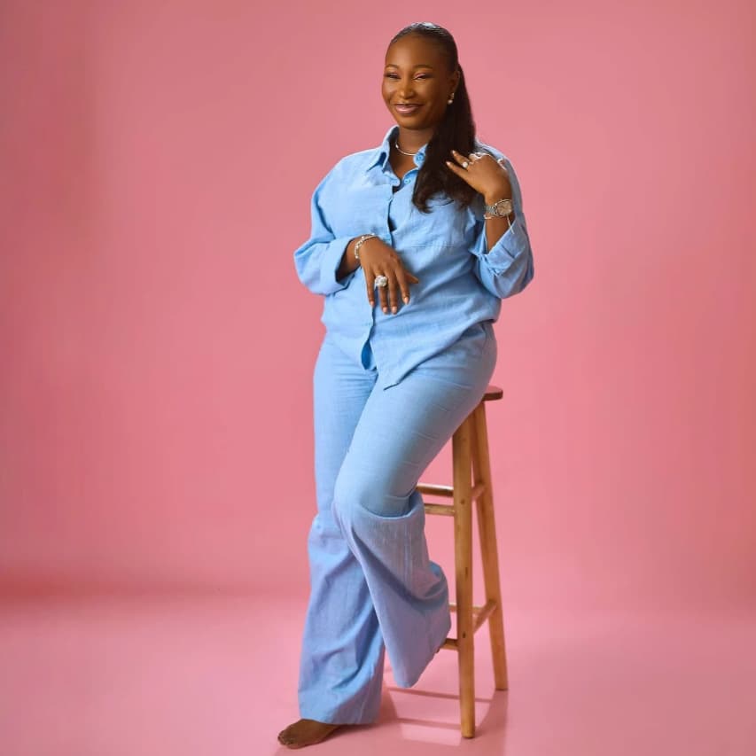 Ensemble chemise à manches longues et pantalon décontractés pour femme - Tenue deux pièces bleu clair élégante pour la mode streetwear