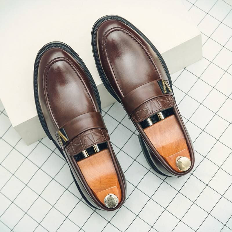 Mocassins à plateforme et pompons pour homme, chaussures de soirée décontractées, noires et blanches, en cuir, à enfiler, pointures 38 à 46