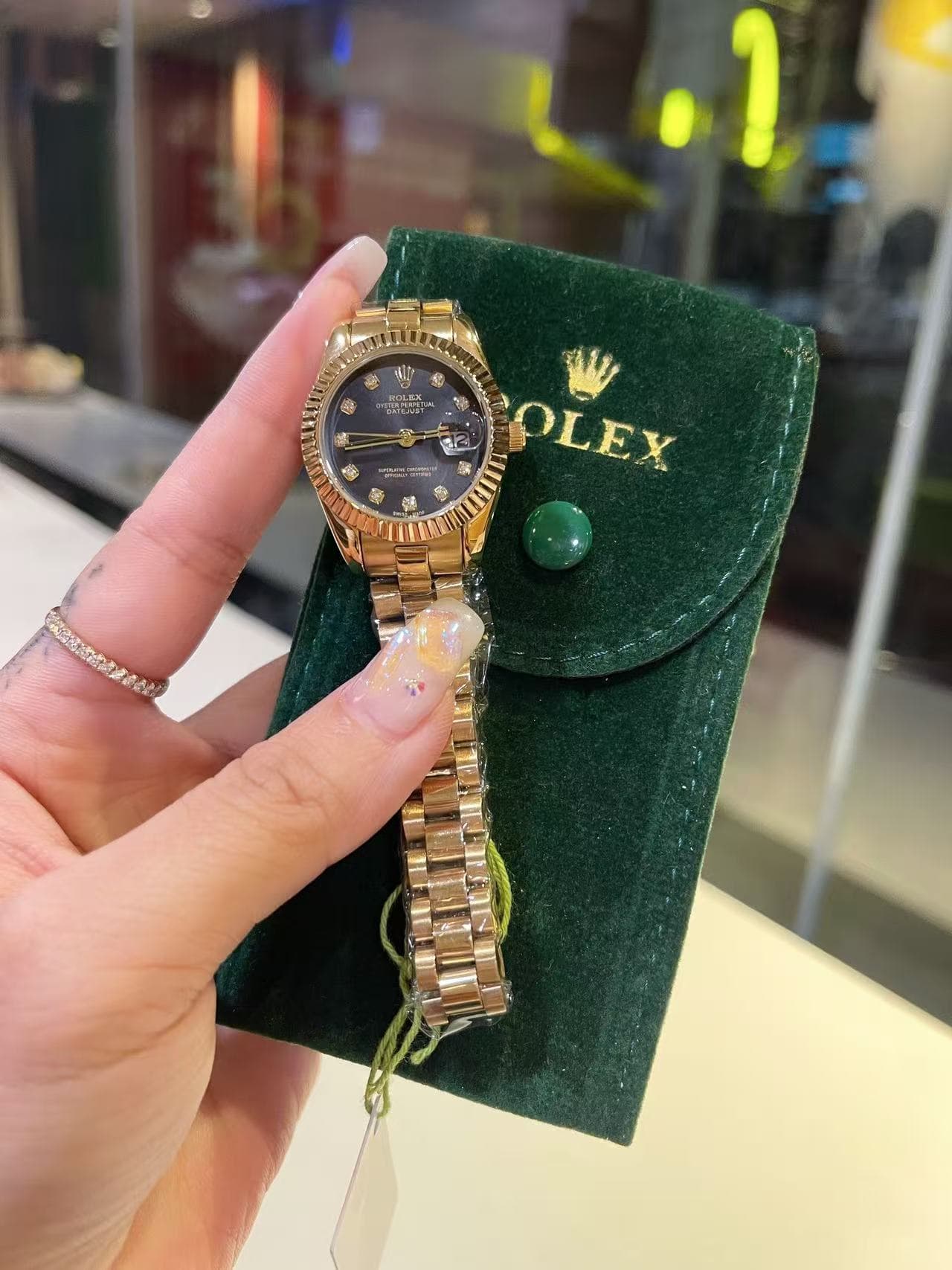 Montre femme en édition limitée, verre saphir AAA, bracelet en acier massif 316, quartz, édition limitée, très prisée. Un cadeau d'anniversaire