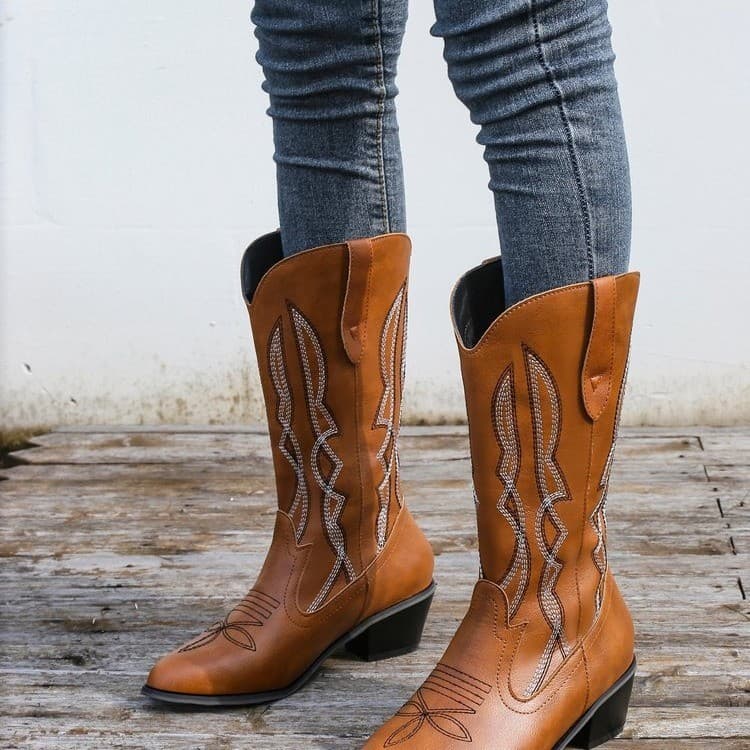 Western pointy embroidery vintage boots