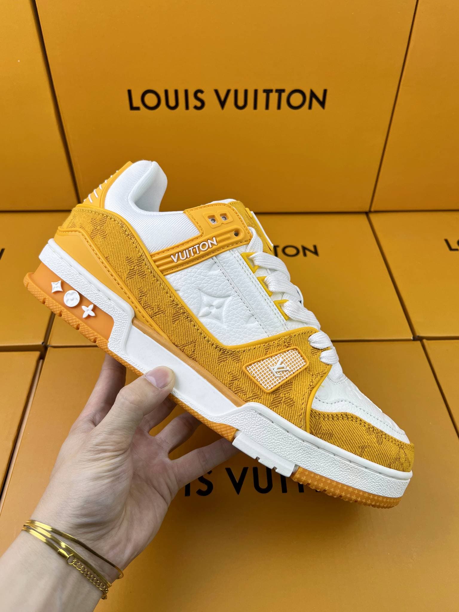 Chaussures de sport basses en cuir respirant patchwork, semelle souple et légère, style tendance et polyvalent, pour couples.