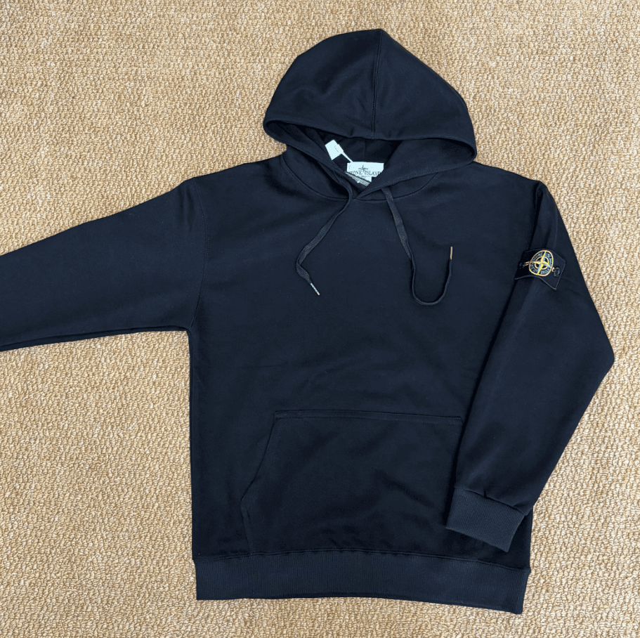 Ensemble 2 pièces Stone Island pour homme : sweat-shirt à capuche uni, classique avec écusson sur la manche, et pantalon de survêtement à taille