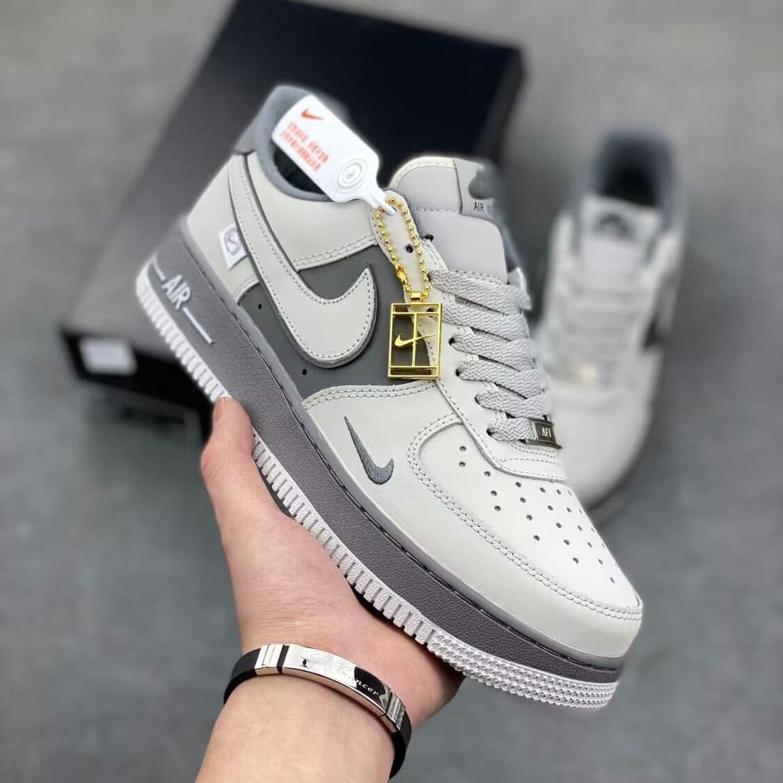 Lacets de chaussures classiques Air Force One à petit crochet, gris clair, coupe basse, unisexes, tendance et polyvalents, pour le sport et les lois