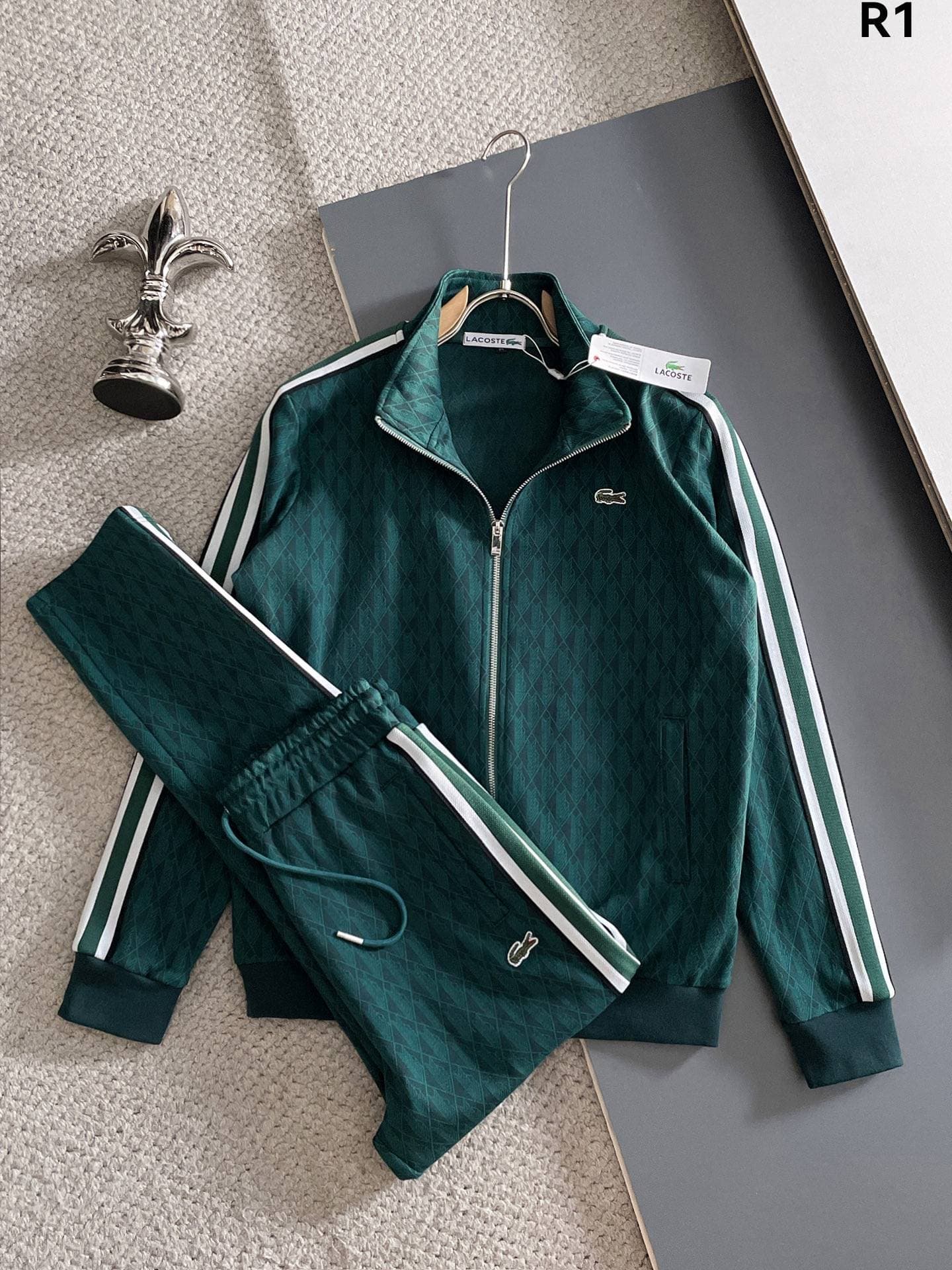 Costume décontracté tendance en crocodile français avec fermeture éclair et plusieurs couleurs assorties, style décontracté et polyvalent