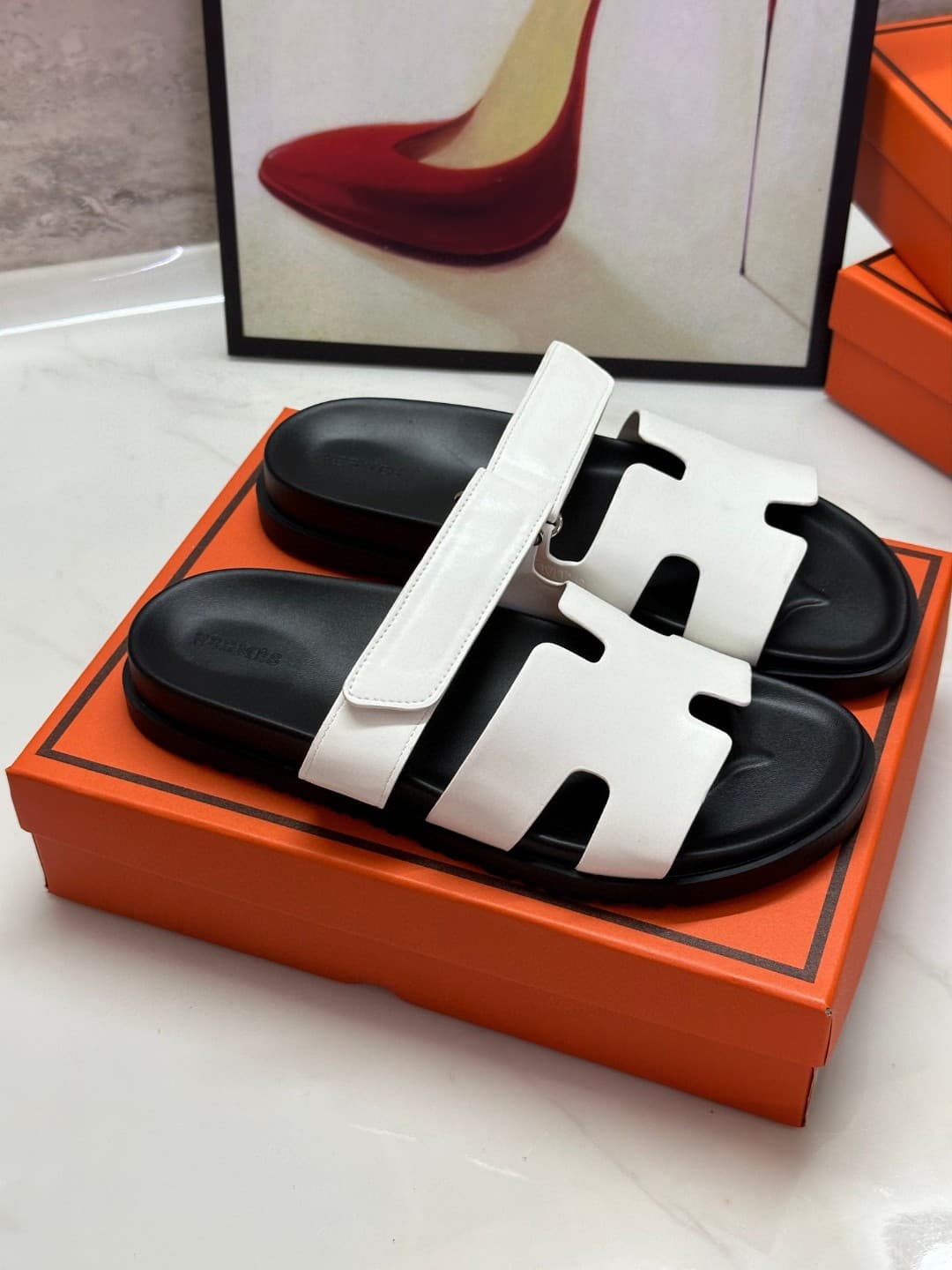 Pantoufles de marque de luxe de couleur unie pour femmes, chaussures plates décontractées, pantoufles à la mode et à la mode pour la maison et l'