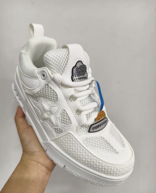 Vente directe de baskets de sport de skate pour hommes de haute qualité avec une tendance décontractée de qualité haut de gamme à la mode