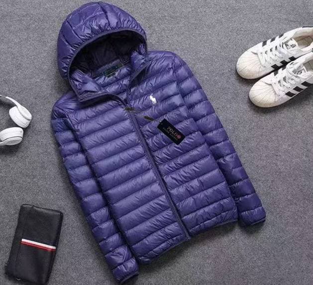 Doudoune légère Polo à capuche violette, résistante et durable pour un usage quotidien en Europe