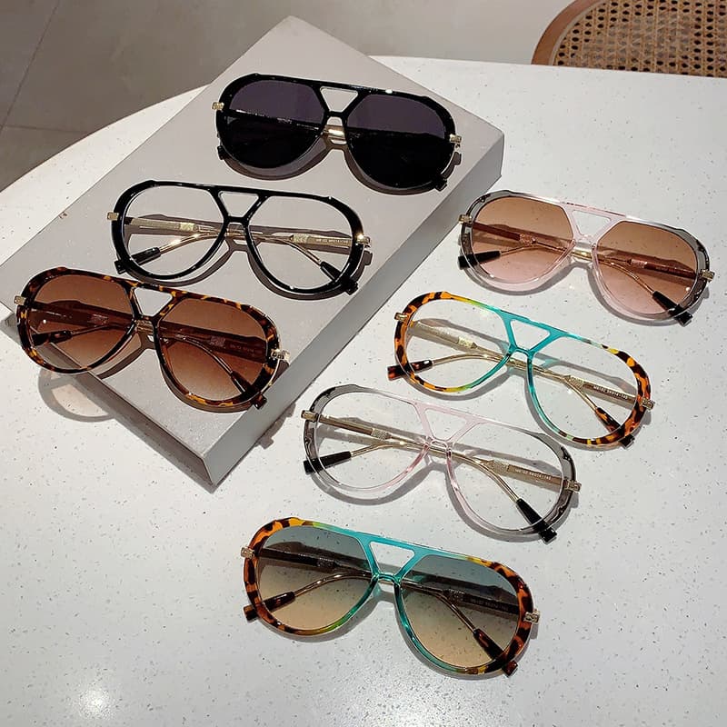 Slimming Round Face Sunglasses Retro Style Leopard Print Frame Double Bridge Design No Prescription Lenses Women's Fashion Accessory