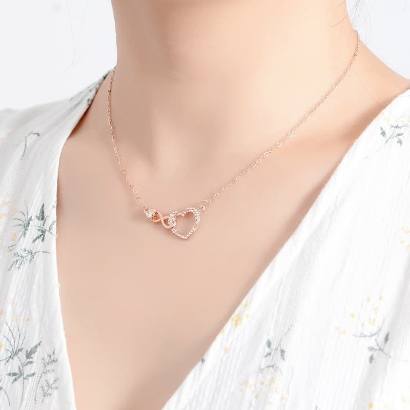 Valentine's Day Simple love knot necklace for women, temperament heart shaped clavicle chain, simple Valentine's Day pendant jewelry