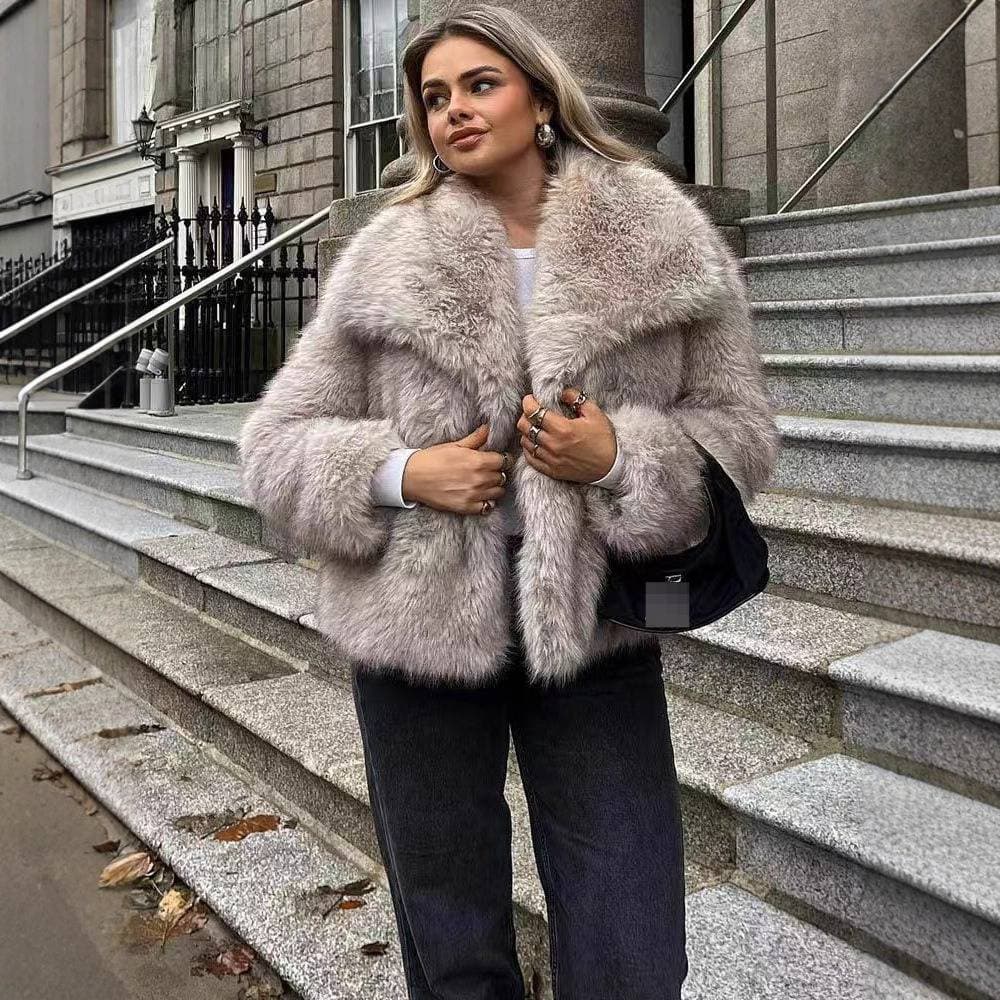 Women's Faux Fur Coat – Oversized Lapel Winter Jacket (Light Gray/Black/White, S-XL)