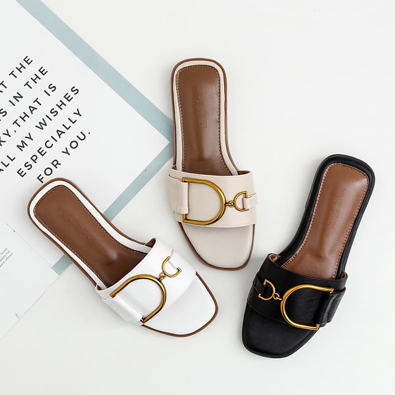 Summer Chic Trendy Flat Sandals for Women Fashionable Versatile Women's Footwear for Outdoor Wear