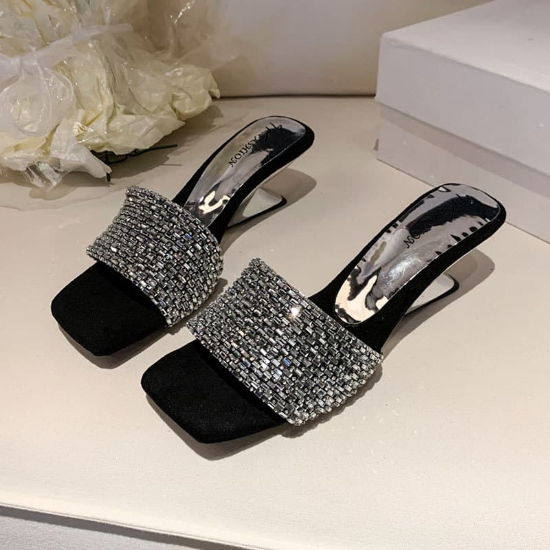 French-style Stunning Flip-flops And Sandals For Women To Wear Outside In Summer, With Elegant High-heeled Flip-flops