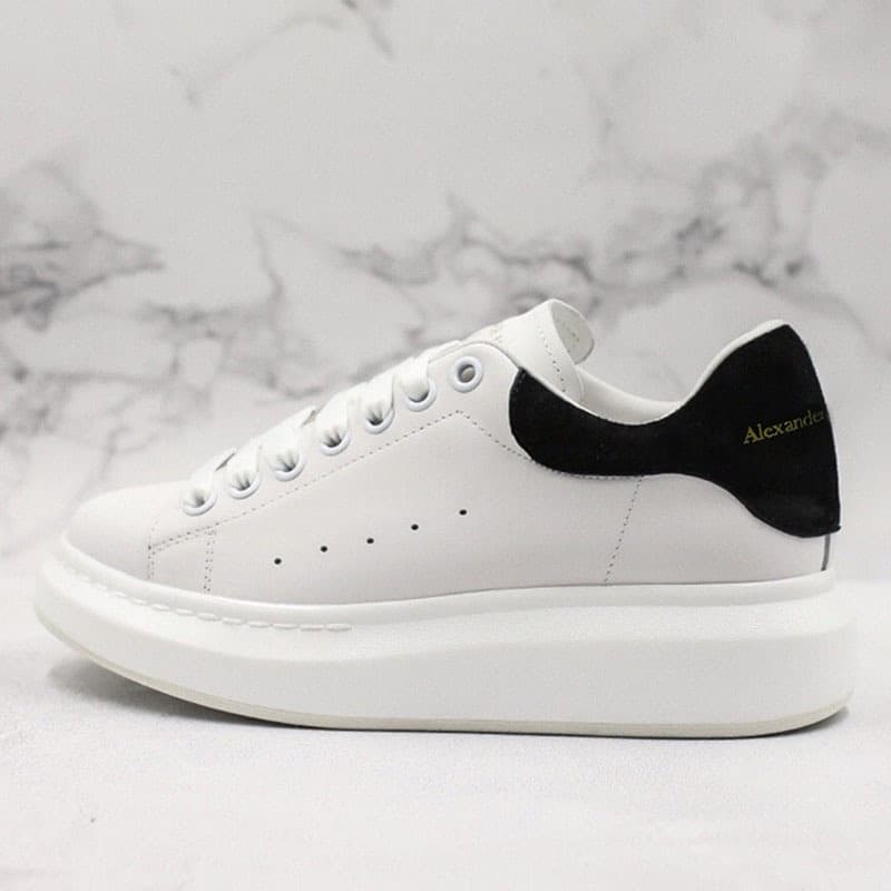 Chaussures blanches Mc Queen en cuir de vachette de haute qualité pour femmes 2023, nouvelles chaussures de sport décontractées à semelle épaiss