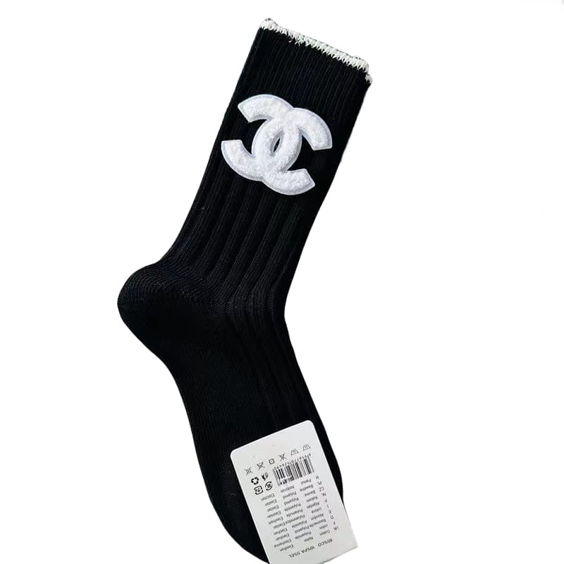 Chaussettes tricotées légères et luxueuses pour femmes, tour blanche, décontractées, tendance, couleur unie, résistantes au froid, épaisses et