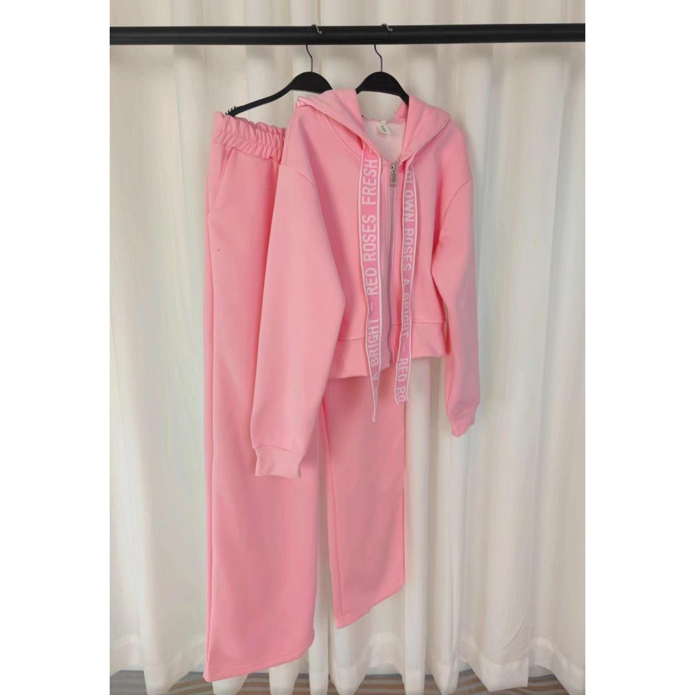 Women's Clothing High End Online Celebrity Sportswear , Spring And Autumn Casual Fashion, Pink Sweater, Two Pieces