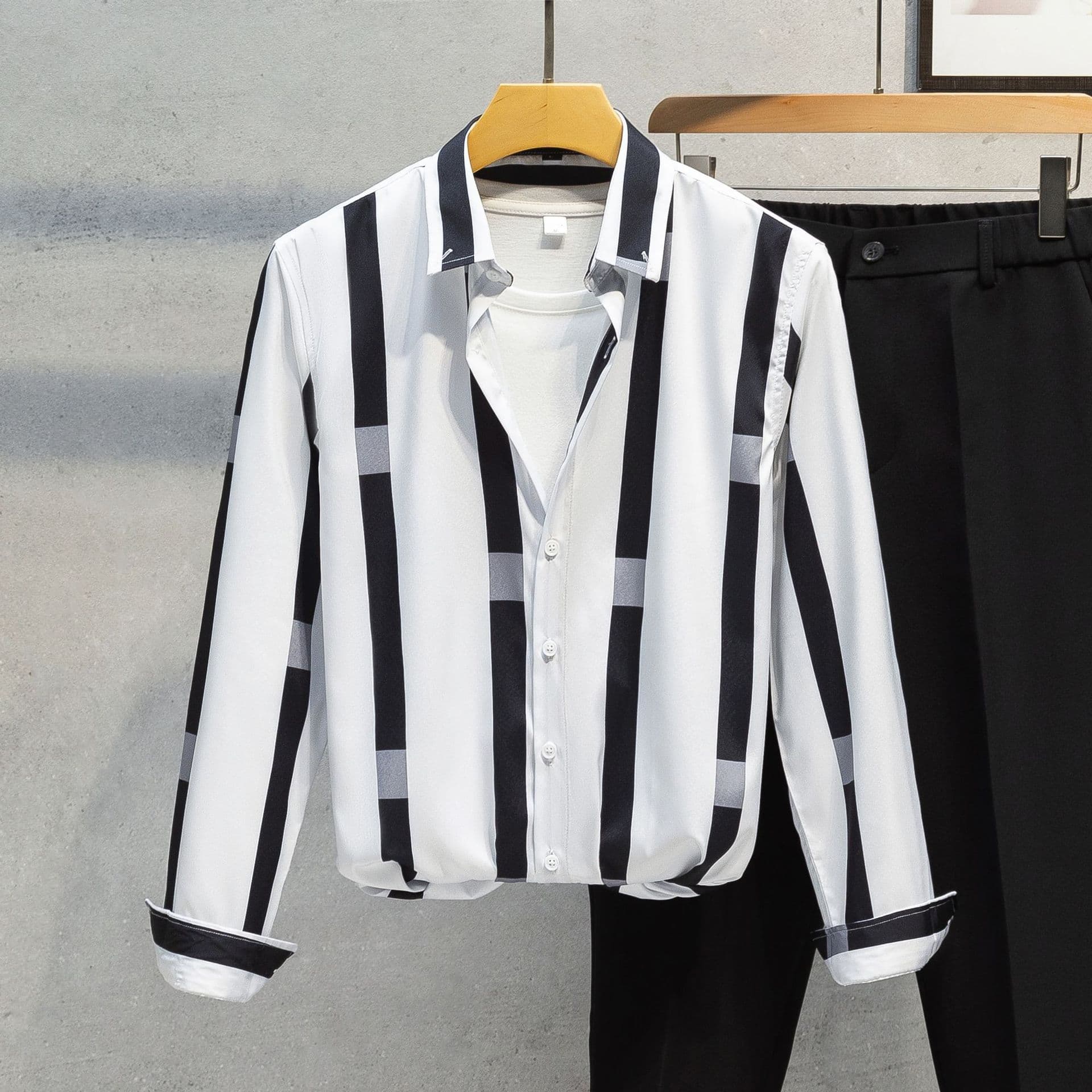 2025 Spring And Autumn New Men's Striped Shirt Men's Long Youth Trend Versatile Fresh Slim Version Non-ironing Shirt