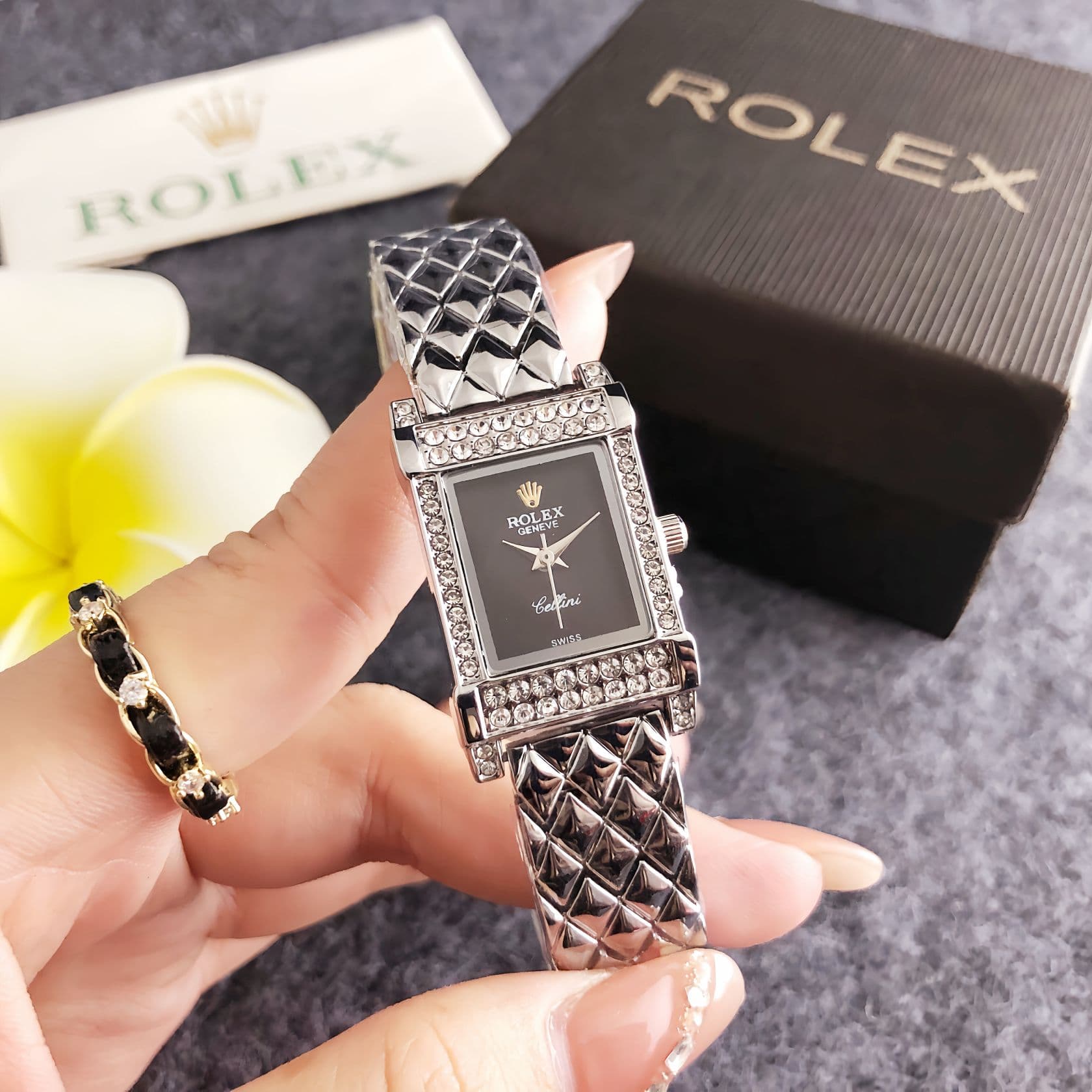 Montre chronographe carrée à diamants pour femme, exquise et tendance